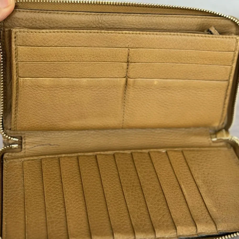 Gucci Python Embossed Tassel Zippy Wallet - Picture 9 of 16